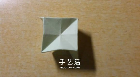 鏤空紙花球怎么折圖解 簡單手工花球的折法 -  itrip.net.cn