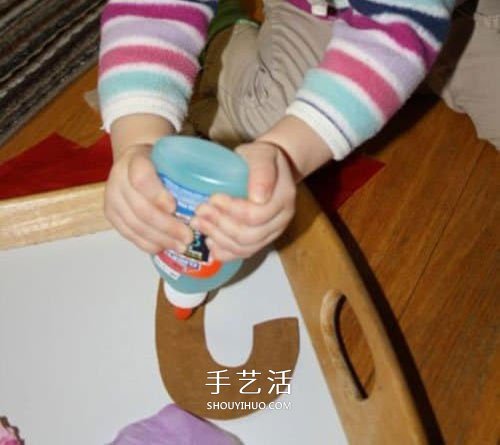 圣誕節(jié)拐杖糖手工制作 幼兒做拐杖糖掛飾方法 -  itrip.net.cn