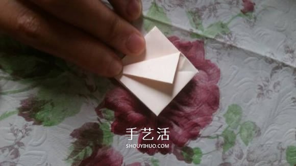 百合花的折法簡單易學(xué) 怎么折百合花的圖片 -  itrip.net.cn