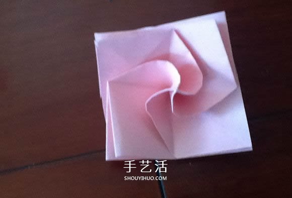 小清新旋轉(zhuǎn)玫瑰的折法 帶圖解和實拍步驟 -  itrip.net.cn