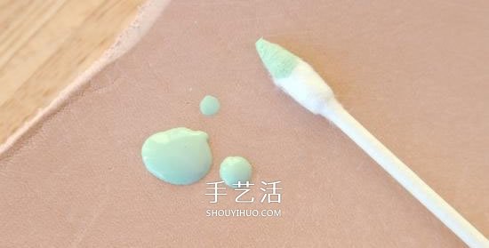 簡(jiǎn)單的指甲油小改造 讓金屬戒指擁有美麗色彩 -  itrip.net.cn