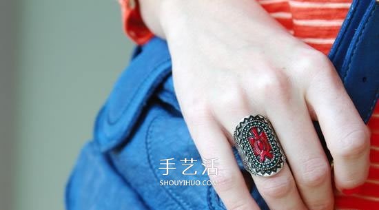 簡(jiǎn)單的指甲油小改造 讓金屬戒指擁有美麗色彩 -  itrip.net.cn