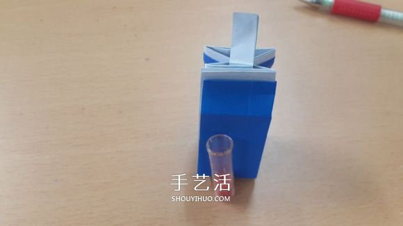 有趣的手工折紙教程 帶吸管牛奶盒的折法圖解 -  itrip.net.cn