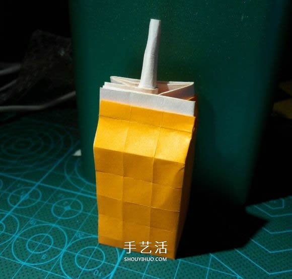 有趣的手工折紙教程 帶吸管牛奶盒的折法圖解 -  itrip.net.cn