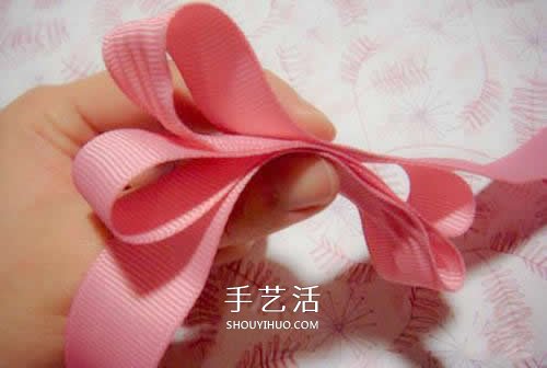 超簡單珍珠手鏈DIY 用緞帶給手鏈配個(gè)蝴蝶結(jié) -  itrip.net.cn