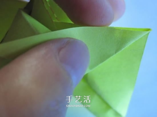 原創(chuàng)紙玫瑰花的折紙圖解 步驟過程非常詳細 -  itrip.net.cn