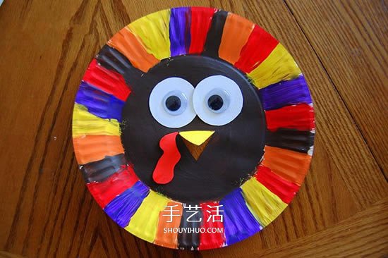 感恩節(jié)的廢物利用小制作 用紙餐盤做漂亮火雞 -  itrip.net.cn