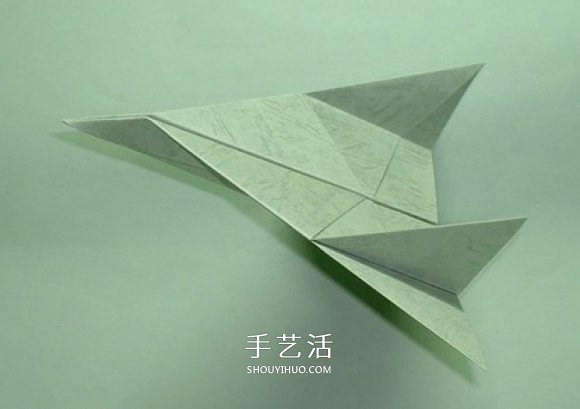 簡單的兒童紙飛機折紙 折一架帥氣噴氣式飛機 -  itrip.net.cn