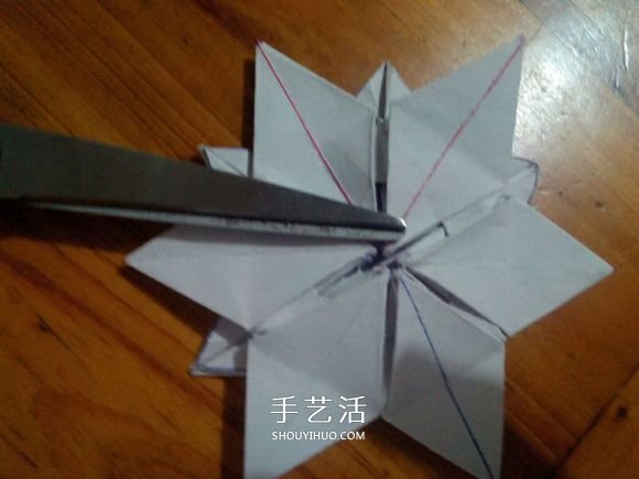 3D立體雪花的折紙圖解 復雜精美雪花的折法 -  itrip.net.cn