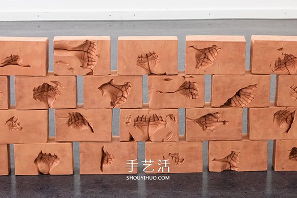 父親遺留的溫度！紅磚中的雙手石膏雕塑作品 -  itrip.net.cn