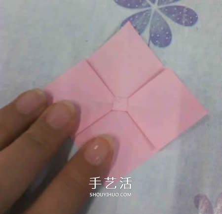 帶蓋方形包裝盒的折法 還包括盒蓋上的蝴蝶結(jié) -  itrip.net.cn