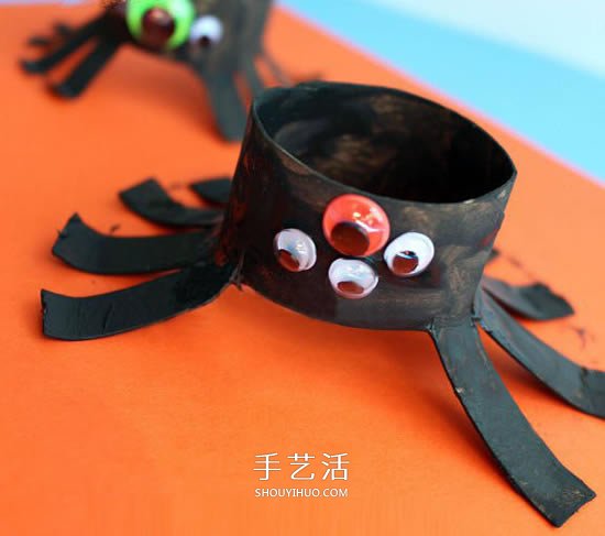 幼兒手工制作卷紙筒蜘蛛 萬(wàn)圣節(jié)變異蜘蛛做法 -  itrip.net.cn