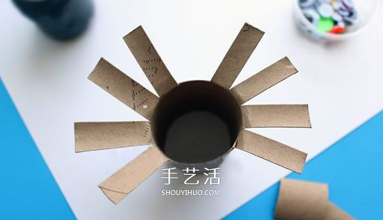 幼兒手工制作卷紙筒蜘蛛 萬(wàn)圣節(jié)變異蜘蛛做法 -  itrip.net.cn
