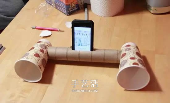 保鮮膜筒和紙杯廢物利用 簡易手機(jī)擴(kuò)音器的做法 -  itrip.net.cn