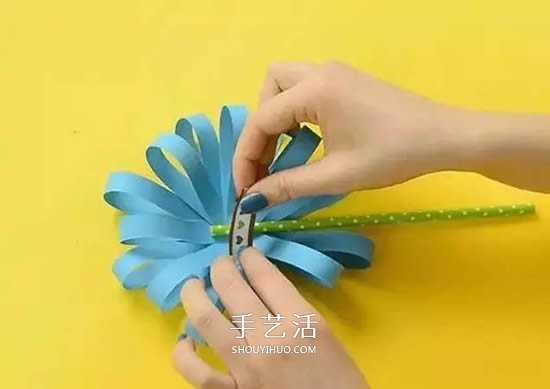 重陽節(jié)兒童小手工 漂亮又可愛卡紙菊花的做法 -  itrip.net.cn