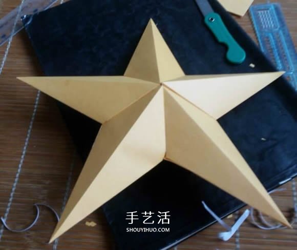 如何用卡紙做五角星 立體五角星的折法圖解 -  itrip.net.cn