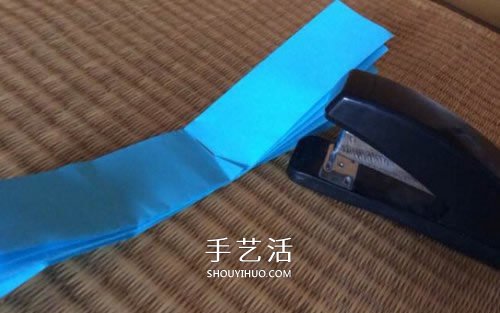 幼兒折紙花教程 最簡(jiǎn)單八瓣花的折法圖解 -  itrip.net.cn
