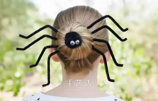 萬(wàn)圣節(jié)惡搞女生發(fā)飾DIY 扭扭棒做蜘蛛發(fā)飾圖解 -  itrip.net.cn