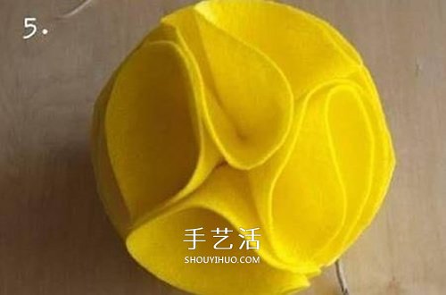 不織布繡球的做法圖片 自制新年繡球掛飾圖解 -  itrip.net.cn