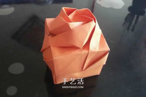玫瑰紙盒的折法圖解 情人節(jié)玫瑰禮品盒折紙 -  itrip.net.cn
