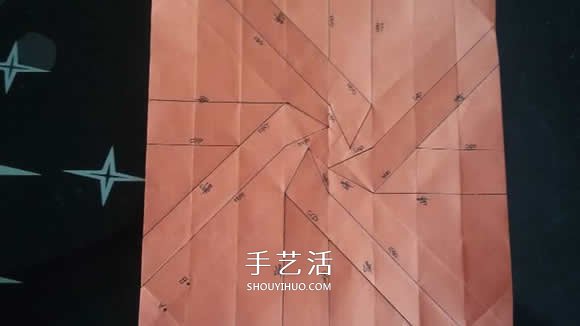 玫瑰紙盒的折法圖解 情人節(jié)玫瑰禮品盒折紙 -  itrip.net.cn