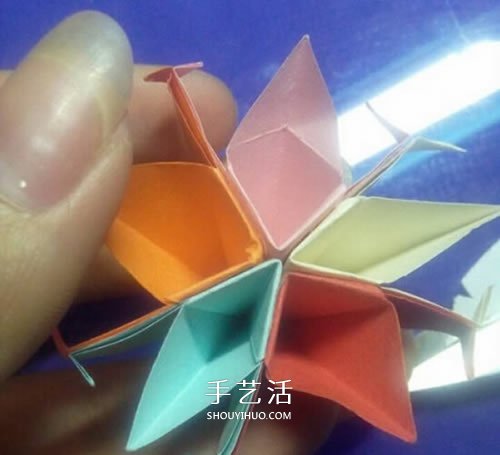 五張紙折紙花的教程 組合式五瓣花怎么折圖解 -  itrip.net.cn