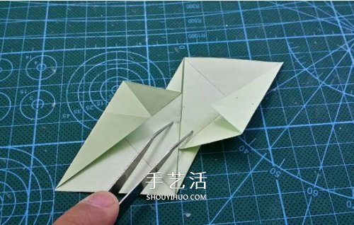 怎么折紙星星花球圖解 發(fā)射光芒立體星星的折法 -  itrip.net.cn