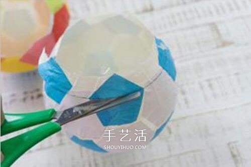 創(chuàng)意足球燈籠的做法圖解 自制足球樣式燈飾教程 -  itrip.net.cn