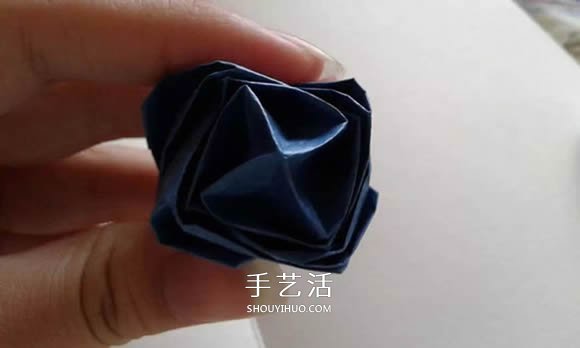 折紙玫瑰花教程 漂亮貝利爾玫瑰的折法步驟 -  itrip.net.cn