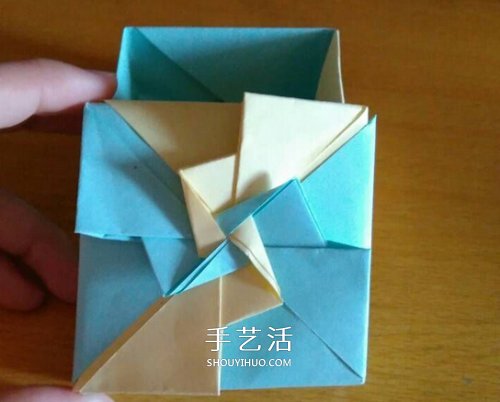 風(fēng)車盒子怎么折圖解教程 方形風(fēng)車禮盒的折法 -  itrip.net.cn