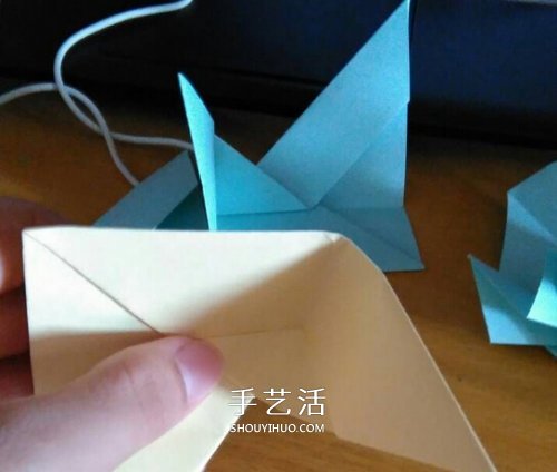 風(fēng)車盒子怎么折圖解教程 方形風(fēng)車禮盒的折法 -  itrip.net.cn