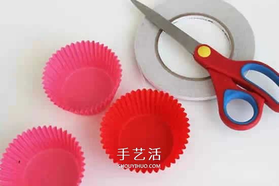 節(jié)日花環(huán)DIY 簡單蛋糕紙做花環(huán)的方法圖解 -  itrip.net.cn