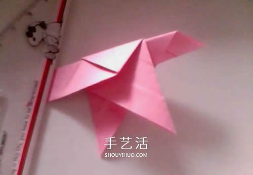 簡(jiǎn)單紙玫瑰花的折法 像是還未完全綻放的結(jié)構(gòu) -  itrip.net.cn
