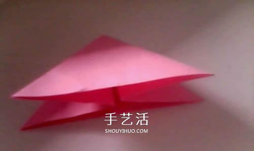 簡(jiǎn)單紙玫瑰花的折法 像是還未完全綻放的結(jié)構(gòu) -  itrip.net.cn