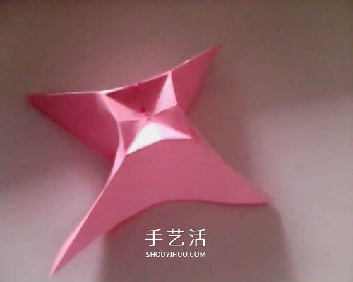 簡(jiǎn)單紙玫瑰花的折法 像是還未完全綻放的結(jié)構(gòu) -  itrip.net.cn