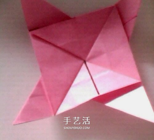簡(jiǎn)單紙玫瑰花的折法 像是還未完全綻放的結(jié)構(gòu) -  itrip.net.cn
