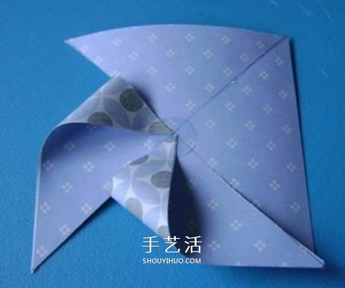 最簡(jiǎn)單紙風(fēng)車的折法圖解 可愛(ài)的兒童胸花DIY -  itrip.net.cn