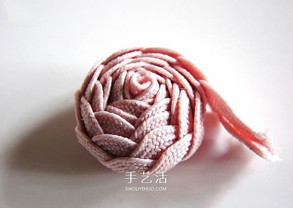 花布條玫瑰花手工制作 布條玫瑰花飾品DIY圖解 -  itrip.net.cn