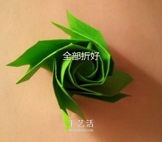 一張紙折玫瑰花的圖解教程 連花萼也一起折出 -  itrip.net.cn