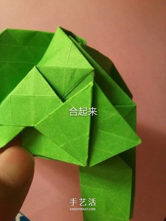 一張紙折玫瑰花的圖解教程 連花萼也一起折出 -  itrip.net.cn