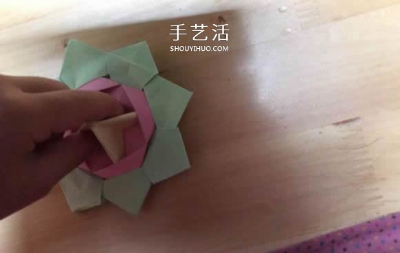 旋轉(zhuǎn)紙陀螺怎么折圖解 簡(jiǎn)單花型陀螺折紙教程 -  itrip.net.cn