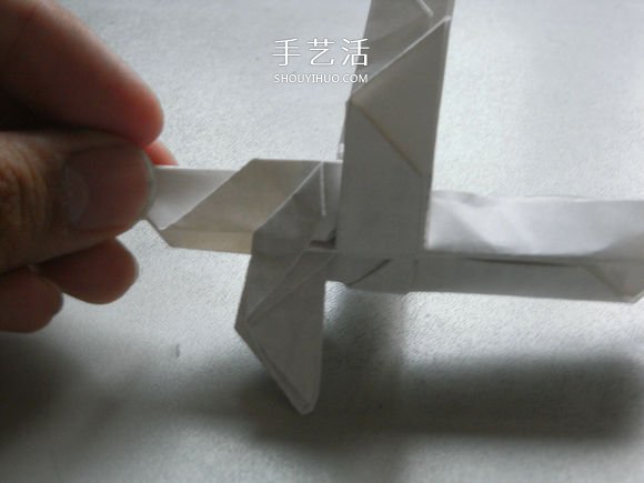 雙翼飛機(jī)的折紙方法 怎么折雙翼機(jī)的步驟圖 -  itrip.net.cn