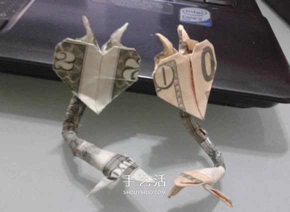 惡魔心的折法圖解教程 像眼鏡蛇的惡魔心折紙 -  itrip.net.cn