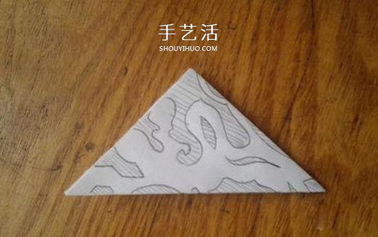 正方形窗花剪紙步驟圖 包括怎么折和剪紙圖案 -  itrip.net.cn