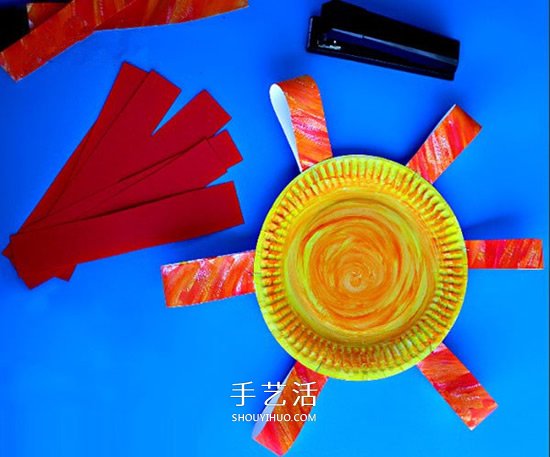 幼兒園教師節(jié)小手工 紙餐盤做小花禮物的方法 -  itrip.net.cn