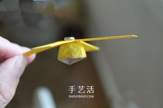 幼兒園手工做直升飛機(jī) 雞蛋托制作飛機(jī)的方法 -  itrip.net.cn