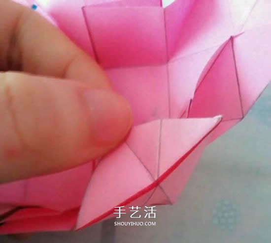 情人節(jié)禮品盒折紙圖解 好看韓式玫瑰禮盒的折法 -  itrip.net.cn