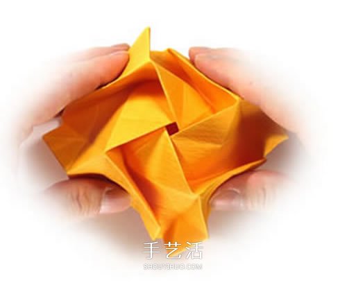 在川崎玫瑰上進(jìn)行改造 美麗紙玫瑰花手工折法 -  itrip.net.cn