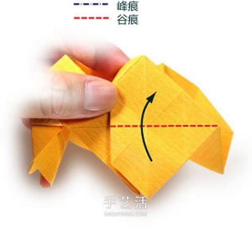 在川崎玫瑰上進(jìn)行改造 美麗紙玫瑰花手工折法 -  itrip.net.cn