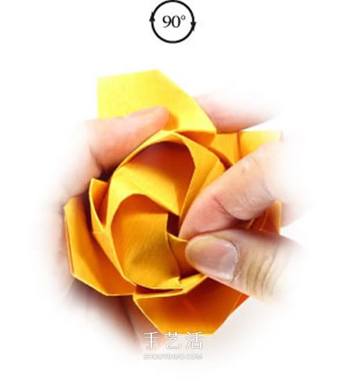 在川崎玫瑰上進(jìn)行改造 美麗紙玫瑰花手工折法 -  itrip.net.cn